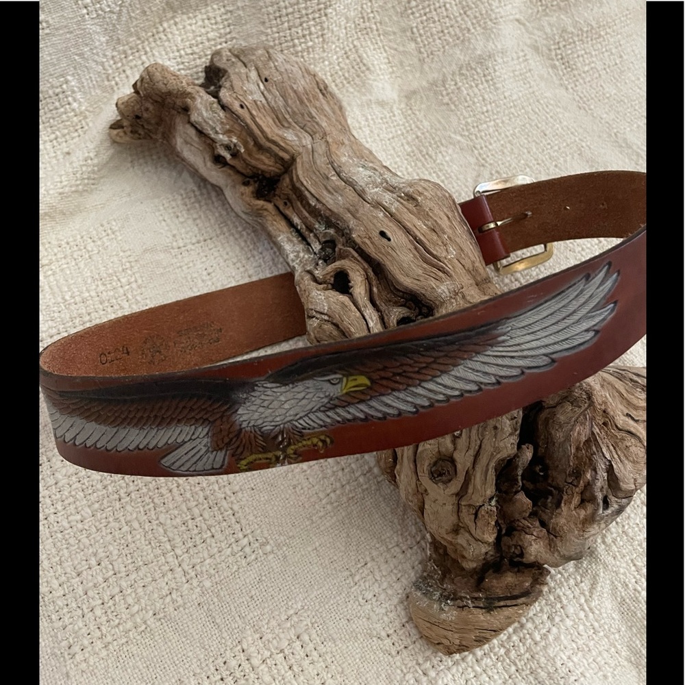 Vintage Embossed Painted Eagles Brown Leather Belt Soaring Eagle Small - Picture 5 of 7